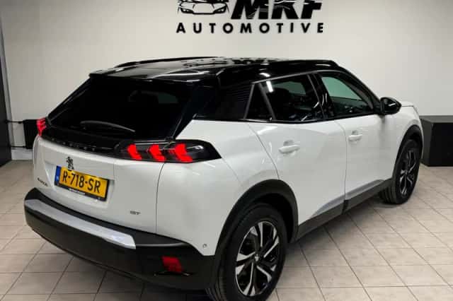 Peugeot e-2008 (2021) thumbnail 4