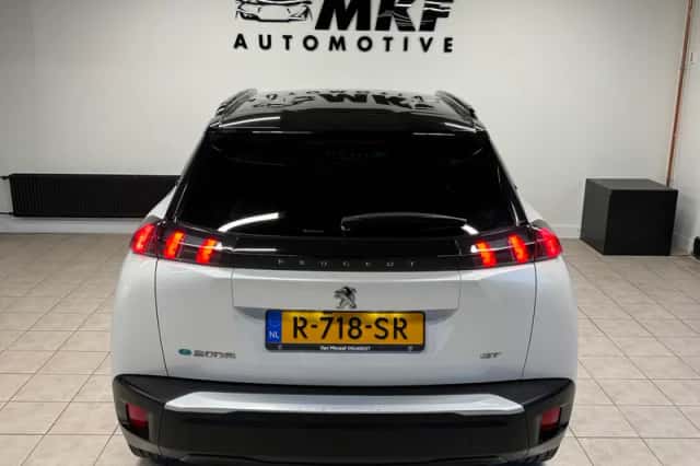 Peugeot e-2008 (2021) thumbnail 6