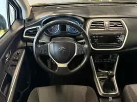 Suzuki SX4 S-Cross (2013) thumbnail 13