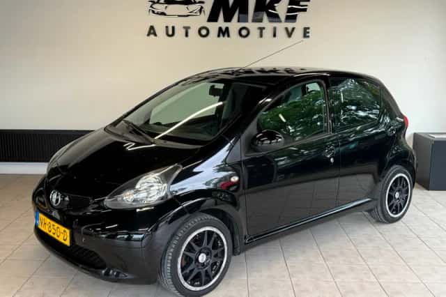 Toyota Aygo (2006) thumbnail 1