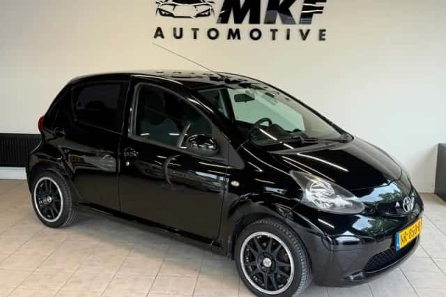 Toyota Aygo (2006) thumbnail 2