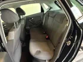 Volkswagen Polo (2011) thumbnail 11