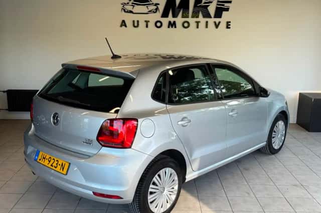 Volkswagen Polo (2016) thumbnail 4