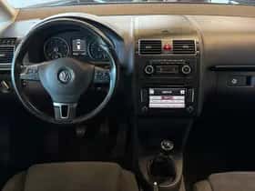 Volkswagen Touran (2011) thumbnail 12