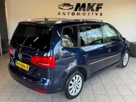 Volkswagen Touran (2011) thumbnail 4