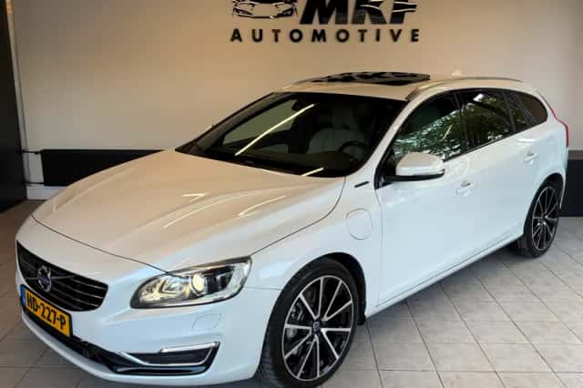 Volvo V60 (2015) thumbnail 1