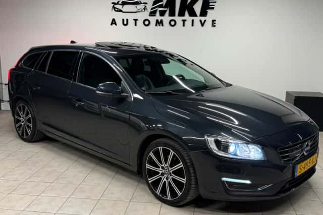Volvo V60 (2015) thumbnail 2