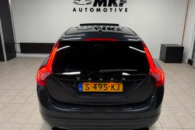 Volvo V60 (2015) thumbnail 6