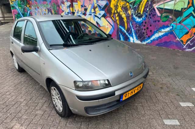 Fiat Punto (2002) thumbnail 1