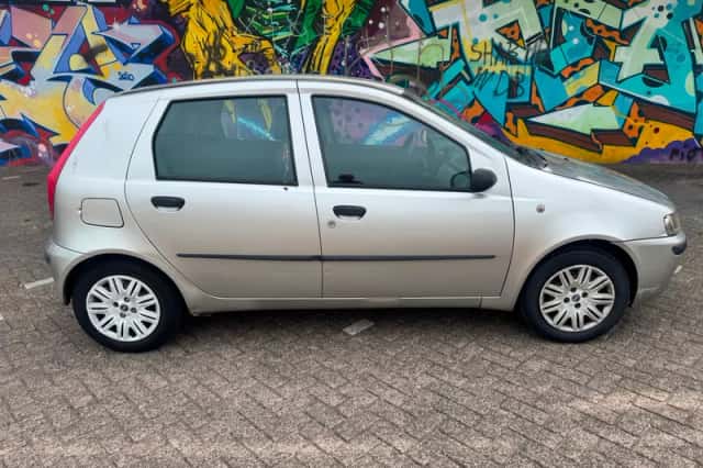 Fiat Punto (2002) thumbnail 3