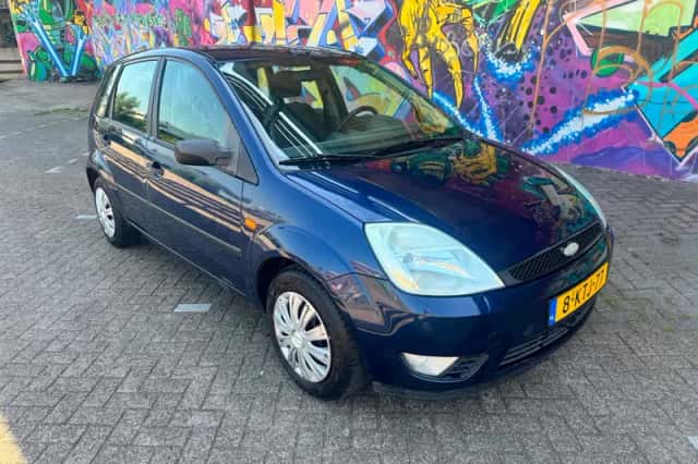 Ford Fiesta (2003) thumbnail 2