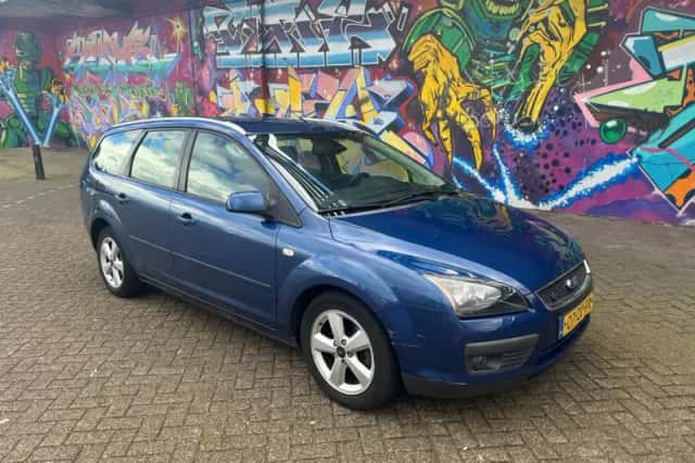 Ford Focus (2008) thumbnail 2