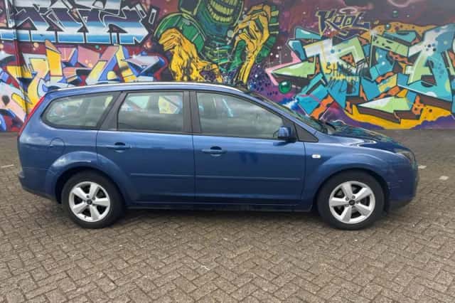 Ford Focus (2008) thumbnail 3