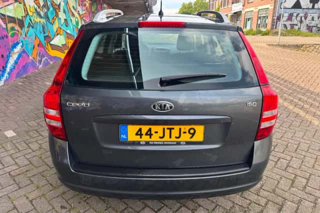 Kia Cee'd (2009) thumbnail 5
