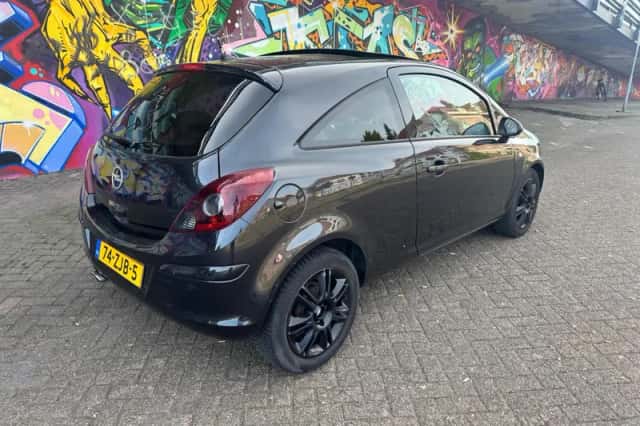 Opel Corsa (2012) thumbnail 5