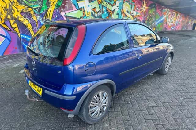 Opel Corsa (2004) thumbnail 4