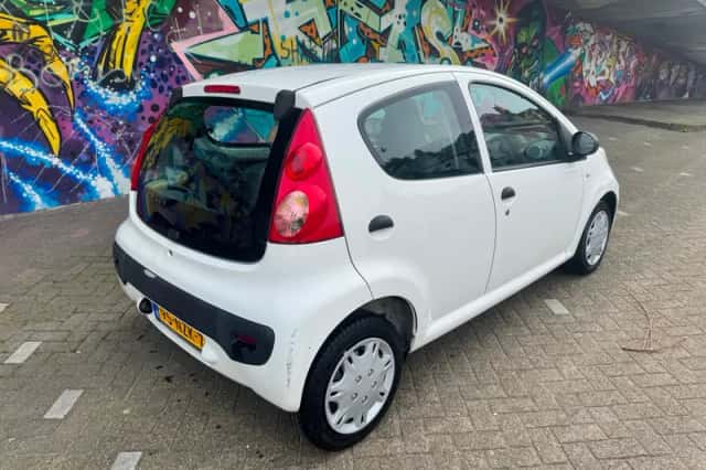 Peugeot 107 (2008) thumbnail 4