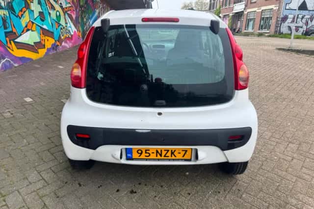 Peugeot 107 (2008) thumbnail 5