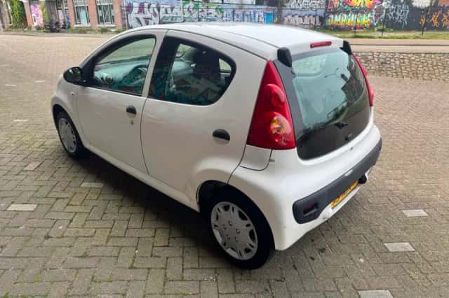 Peugeot 107 (2008) thumbnail 6