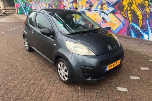 Peugeot 107 (2012) thumbnail 2