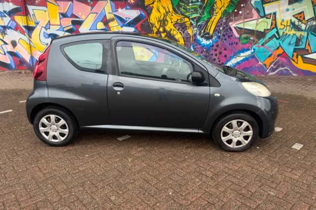 Peugeot 107 (2012) thumbnail 3