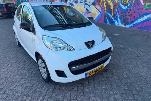 Peugeot 107 (2011) thumbnail 1
