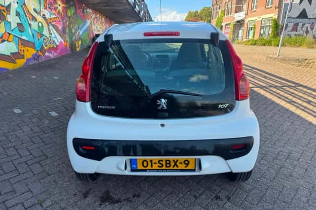Peugeot 107 (2011) thumbnail 5