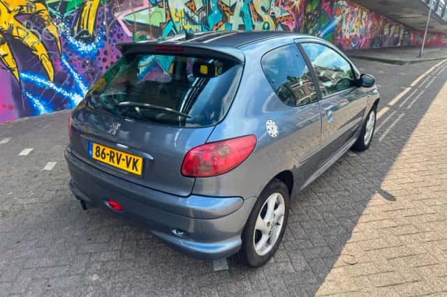Peugeot 206 (2005) thumbnail 4