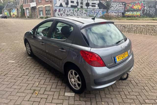 Peugeot 207 (2008) thumbnail 6