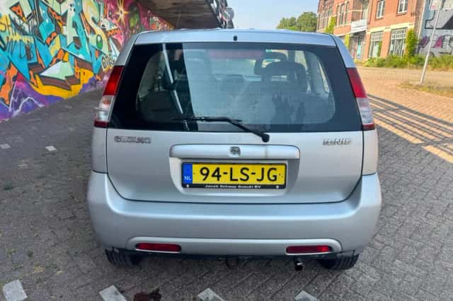 Suzuki Ignis (2003) thumbnail 5