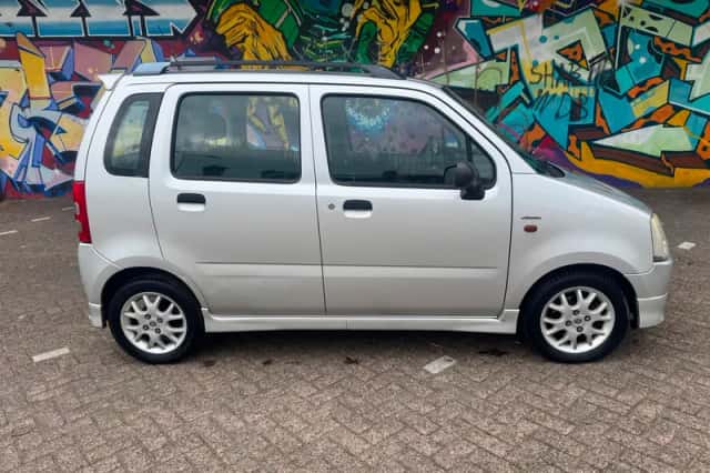 Suzuki Wagon R+ (2003) thumbnail 3