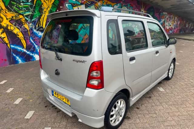 Suzuki Wagon R+ (2003) thumbnail 4