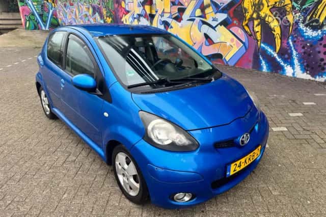 Toyota Aygo (2010) thumbnail 1