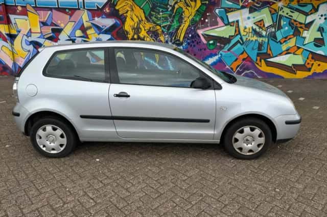 Volkswagen Polo (2002) thumbnail 3
