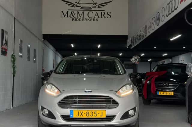 Ford Fiesta (2016) thumbnail 5