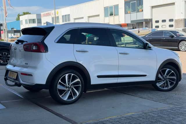 Kia Niro (2018) thumbnail 3