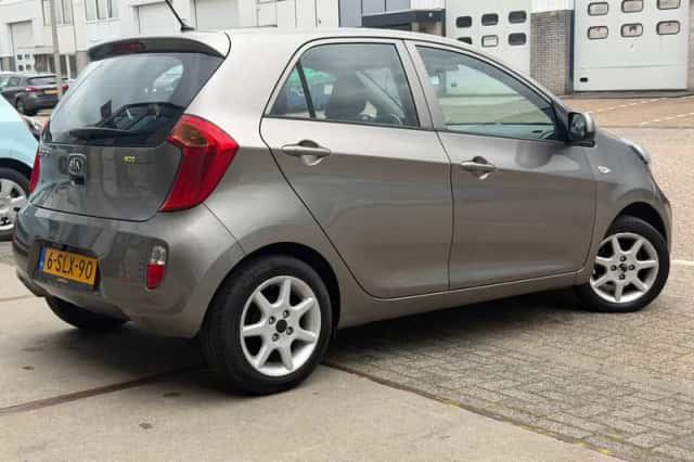 Kia Picanto (2013) thumbnail 3