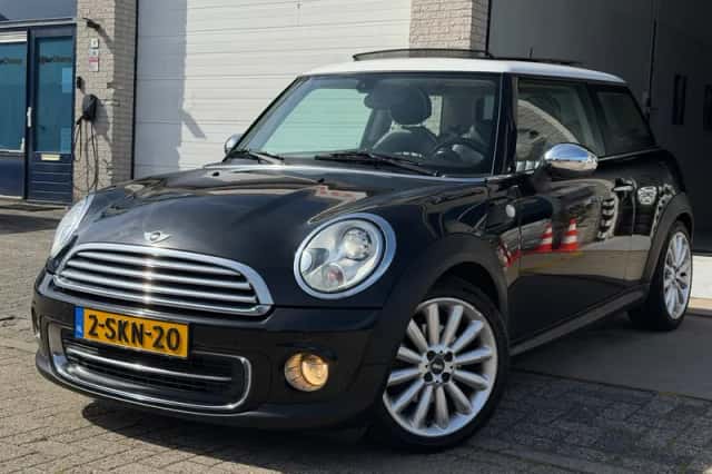 MINI Cooper (2012) thumbnail 1