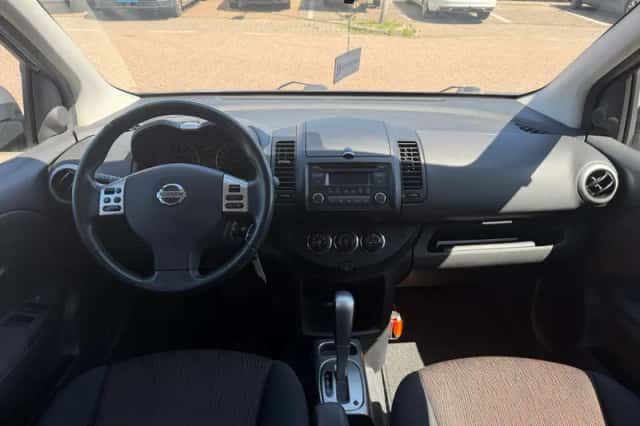 Nissan Note (2011) thumbnail 2