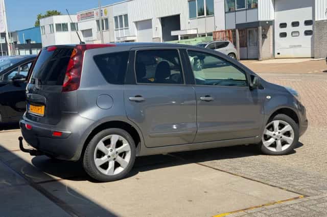 Nissan Note (2011) thumbnail 3