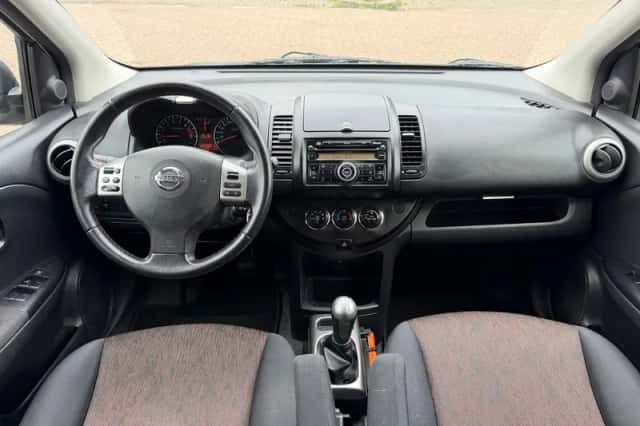 Nissan Note (2009) thumbnail 2