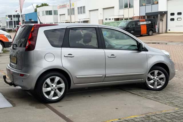 Nissan Note (2009) thumbnail 3