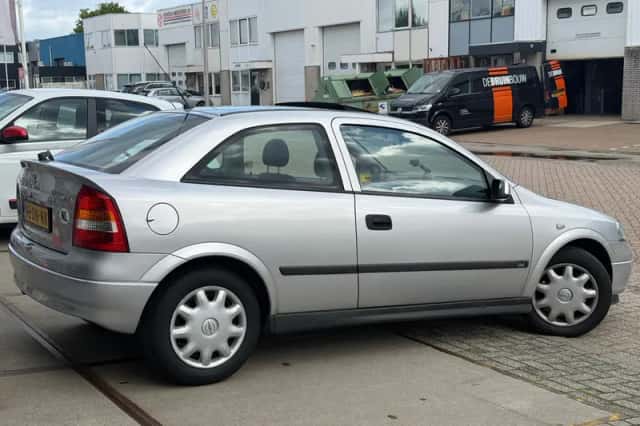 Opel Astra (1999) thumbnail 3