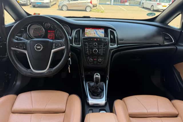 Opel Cascada (2016) thumbnail 2