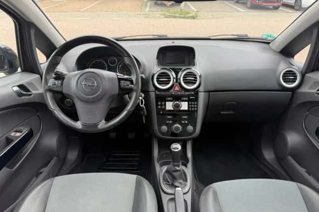 Opel Corsa (2008) thumbnail 2