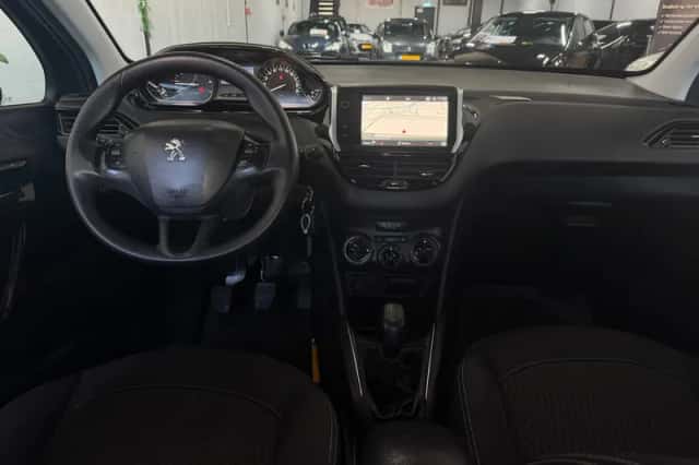 Peugeot 208 (2018) thumbnail 2