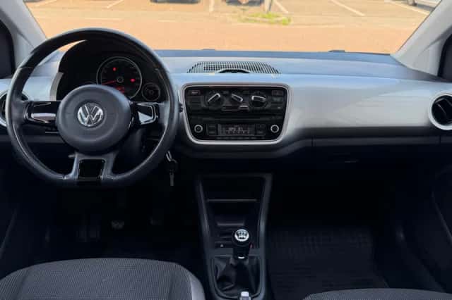 Volkswagen Up! (2013) thumbnail 2