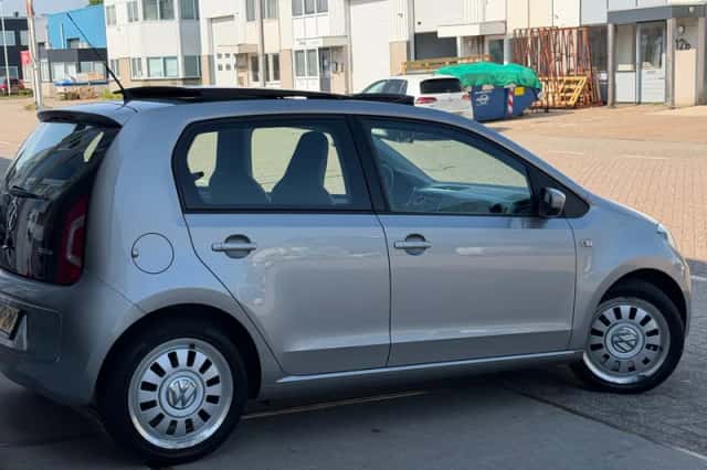 Volkswagen Up! (2013) thumbnail 3