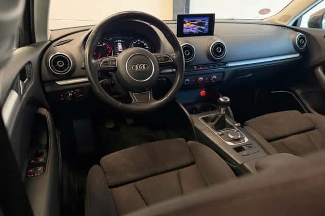 Audi A3 (2014) thumbnail 2
