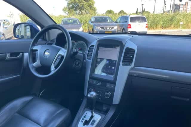 Chevrolet Captiva (2008) thumbnail 2
